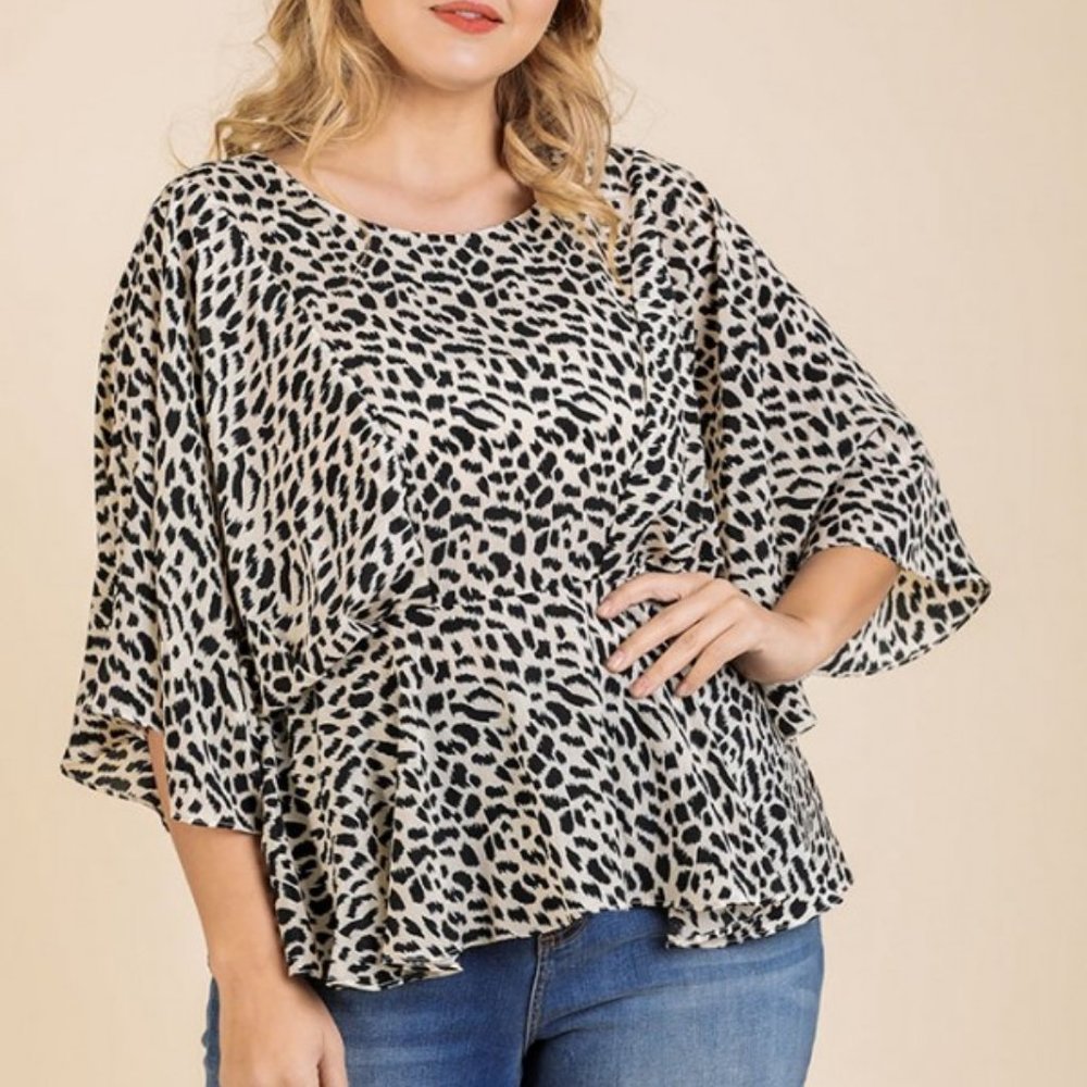 🎈Umgee Plus Animal Print Bell Sleeve White Top - Picture 2 of 5